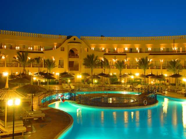 ROYAL ALBATROS MODERNA