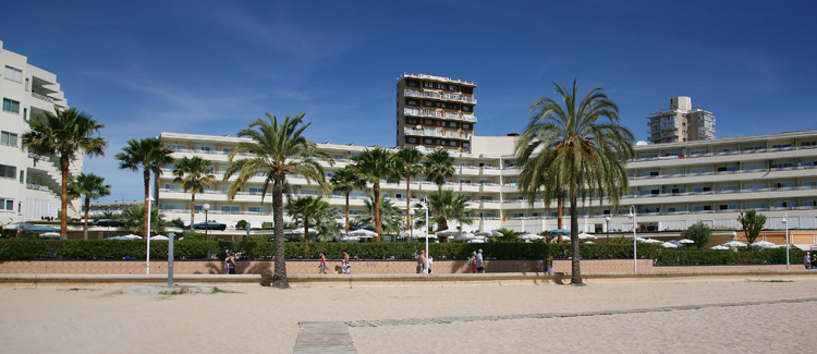 ROYAL BEACH APARTHOTEL